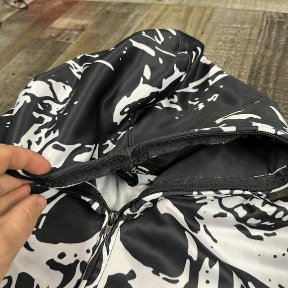 Skull Print Hoodie Black & White All-Over Design - All Over Print Hoodie Size L - Picture 8 of 13